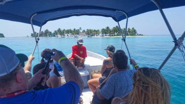 group trip to laughing bird caye from placencia